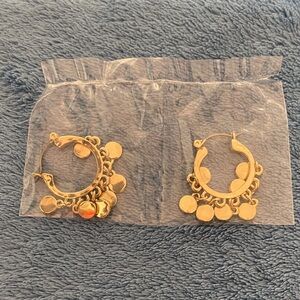 🛍️3/$20 - Avon Goldtone Hoop Earrings with Disc Charms (NIB)